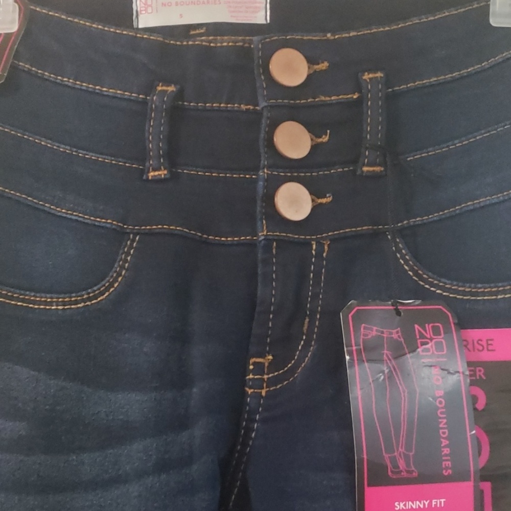 Jeans - Picture 2 of 4